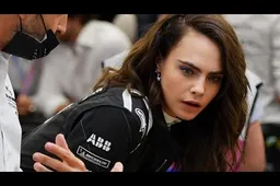 Ma è davvero così facile guidare una Formula E? La prova di Cara Delevingne [VIDEO]
