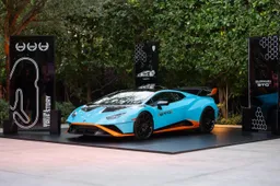 La Lamborghini Huracan STO esposta a Miami durante l'Art Basel