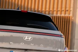 Hyundai dice addio alle barre luminose. Il designer che le ha lanciate: “ne ho abbastanza”