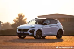 Hyundai Kona N line 2022: prezzi, interni, motore, prova su strada
