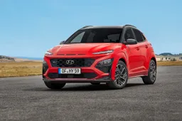 Nuova Hyundai Kona 2021: interni, motori, foto