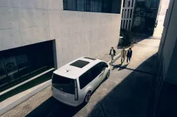 Hyundai Staria arriva dal futuro e può ospitare 9 persone