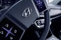 Hyundai controtendenza: si torna ai tasti fisici