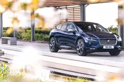 Jaguar I-Pace Black: una versione per esaltare il design del SUV 100% elettrico