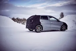 Nuova Hyundai i20 N: il prototipo impegnato nei test sulle nevi [VIDEO]