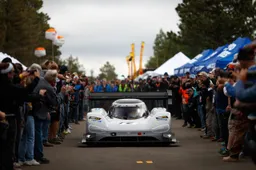 Record Pikes Peak: Volkswagen lo abbassa di 16 secondi, il video dell’impresa