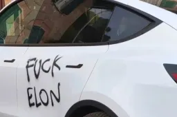 Vandali Tesla, in USA li vogliono in galera come i terroristi