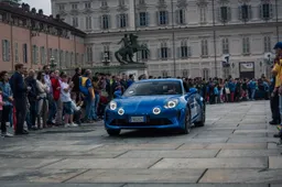 Alpine A110 tra le più fotografate alla Supercar Night Parade