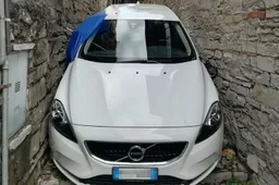Automobilista si fida del navigatore e rimane bloccato 5 ore