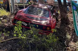 Incidente F40: un'esemplare giace distrutto tra gli alberi nel Queensland australiano