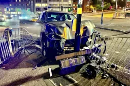 Maserati Levante distrutta in faccia alla Polizia [VIDEO]