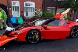 Distrugge una Ferrari SF90 e poi la abbandona a sé stessa: è successo in UK