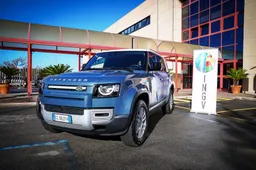 Land Rover Defender sul campo, con l'Istituto Nazionale di Geofisica e Vulcanologia