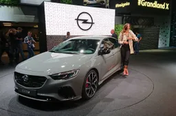 Opel Insignia GSi al Salone di Francoforte 2017