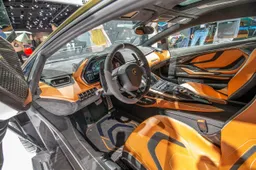 Interni Lamborghini Sian FKP 37: trionfo di Alcantara per la hypercar ibrida