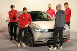 Hyundai Ioniq 5 e la tecnologia V2L nel video con José Mourinho