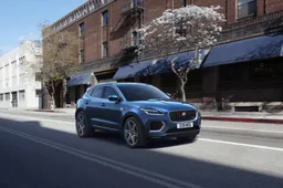 Jaguar E-Pace 2021: cambiano esterni, interni e motori. Le novità