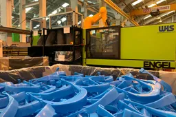 Coronavirus: Jaguar Land Rover incrementa la produzione di visiere protettive per il personale in prima linea