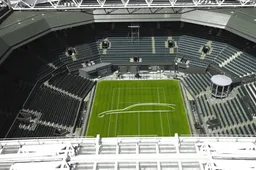 La nuova Jaguar XF Sportbrake anticipa le sue forme a Wimbledon