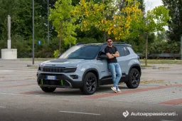 Prova su strada Jeep Avenger 4xe: il 4x4 è ibrido, ma sa fare un po’ di tutto