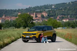 Jeep Avenger benzina: prezzo, consumi, interni, prova su strada