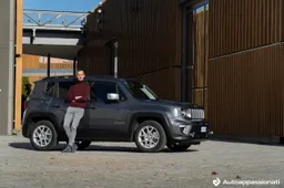 Jeep Renegade e-Hybrid: la prova su strada del SUV che sta per compiere 10 anni