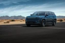 Jeep Wagoneer S, debutta l'elettrica anti-Tesla Model Y da 600 CV