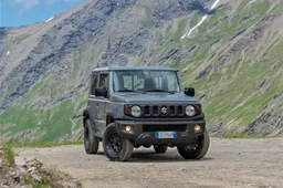 Suzuki Jimny PRO 2021: esterni, interni, motore e prova in anteprima