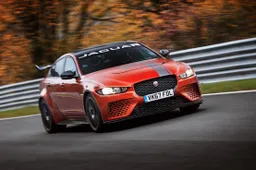 La Jaguar XE SV Project 8 segna il nuovo record al Nurburgring