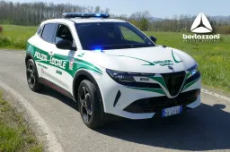 La Alfa Romeo Junior si mette la divisa: le foto