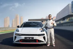 Il campione F1 Kimi Raikkonen sviluppa l’elettrica da 1.256 CV [VIDEO]