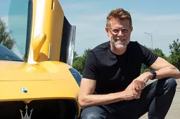 Il designer Klaus Busse riceve il titolo di “Design Hero” agli Autocar Awards 2021