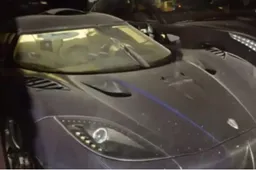 Succede solo a Dubai: una Koeniggsegg One:1 abbandonata a sé stessa