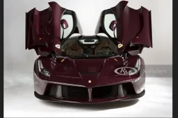 Ferrari LaFerrari: con questo colore il suo valore è curiosamente aumentato