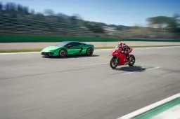 Lamborghini Temerario VS Ducati Panigale V4: il video della drag race sul rettilineo di Imola