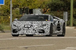 La nuova supercar Lamborghini 2023 sarà ibrida plug-in. Cosa sappiamo