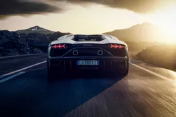 Si chiude un’era per Lamborghini: la Aventador e il suo V12 vanno in pensione