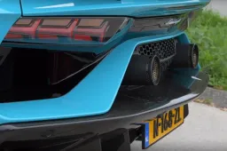 Lamborghini Aventador con scarico aperto: è subito nostalgia [VIDEO]
