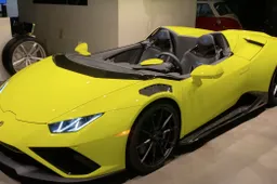 Lamborghini Huracan, via il parabrezza e diventa barchetta [VIDEO]