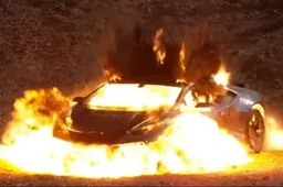 Chiamala arte: fa esplodere una Huracan per ottenere 999 NFT [VIDEO]