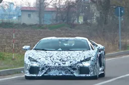 La nuova Lamborghini ibrida per la prima volta in VIDEO