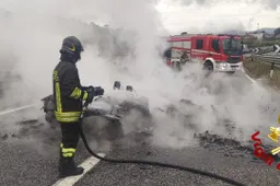 Lamborghini Huracan in fiamme ad Avellino: passeggeri illesi