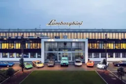 Lamborghini, 4 giorni di lavoro a parità di stipendio: al via la settimana corta