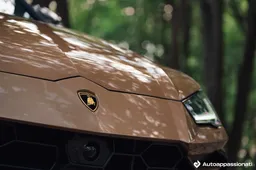 Lamborghini continua a credere nei motori termici