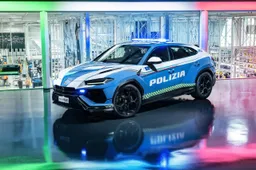 Lamborghini Urus entra nella Polizia di Stato: il Super SUV in divisa ha 666 CV