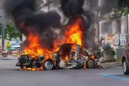 Una delle 200 Lancia Delta S4 Stradale ha preso fuoco: addio a un’icona da 1 milione di euro