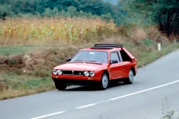 Pirelli P Zero: compie 40 anni il pneumatico che debuttò sulla Delta S4 Stradale