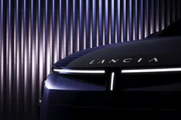 Lancia Ypsilon 2024, ecco il frontale: come sarà la nuova compatta italiana