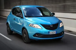 Lancia Ypsilon Hybrid EcoChic | Prova su strada, prezzi, interni e come va