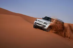 Land Rover Defender 130 pronta al debutto: ora la gamma è completa